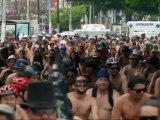 Des centaines de cyclistes à moitié nus défilent au Mexique !