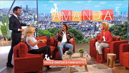 Quand Cyril Hanouna et Enora Malagré débarquent chez "Amanda"... Enfin presque - Regardez