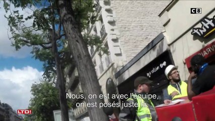 Une piste de karting place de l'Etoile à Paris - Caméra Cachée - Les Terriens du dimanche - 17/09/2017