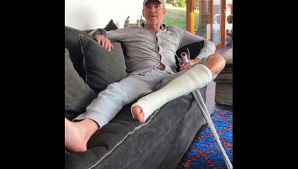 Denis Brogniart annonce dans une vidéo qu'il vient d'être opéré et explique pourquoi il va être immobilisé 5 semaines