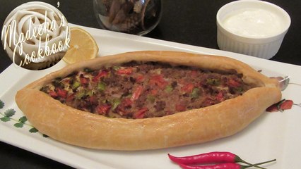 Kiymali Pide (Minced meat Turkish pizza)