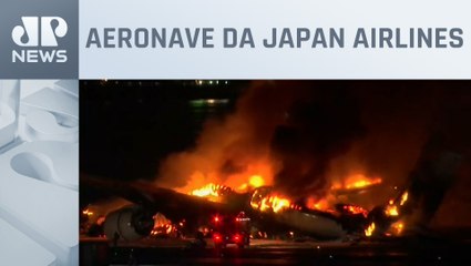Avião pega fogo durante pouso e mata cinco pessoas no Japão