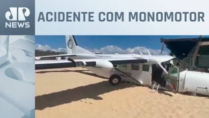 Avião cai em praia no México e deixa uma pessoa morta
